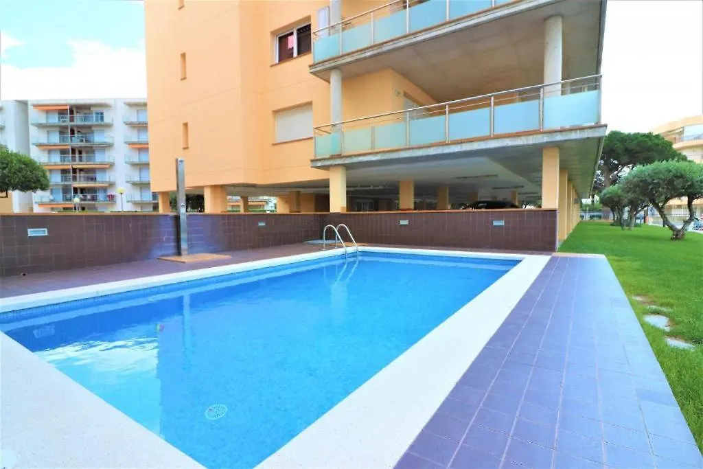 Cap Mestral Con Piscina Y Aire Acondicionando Rosas